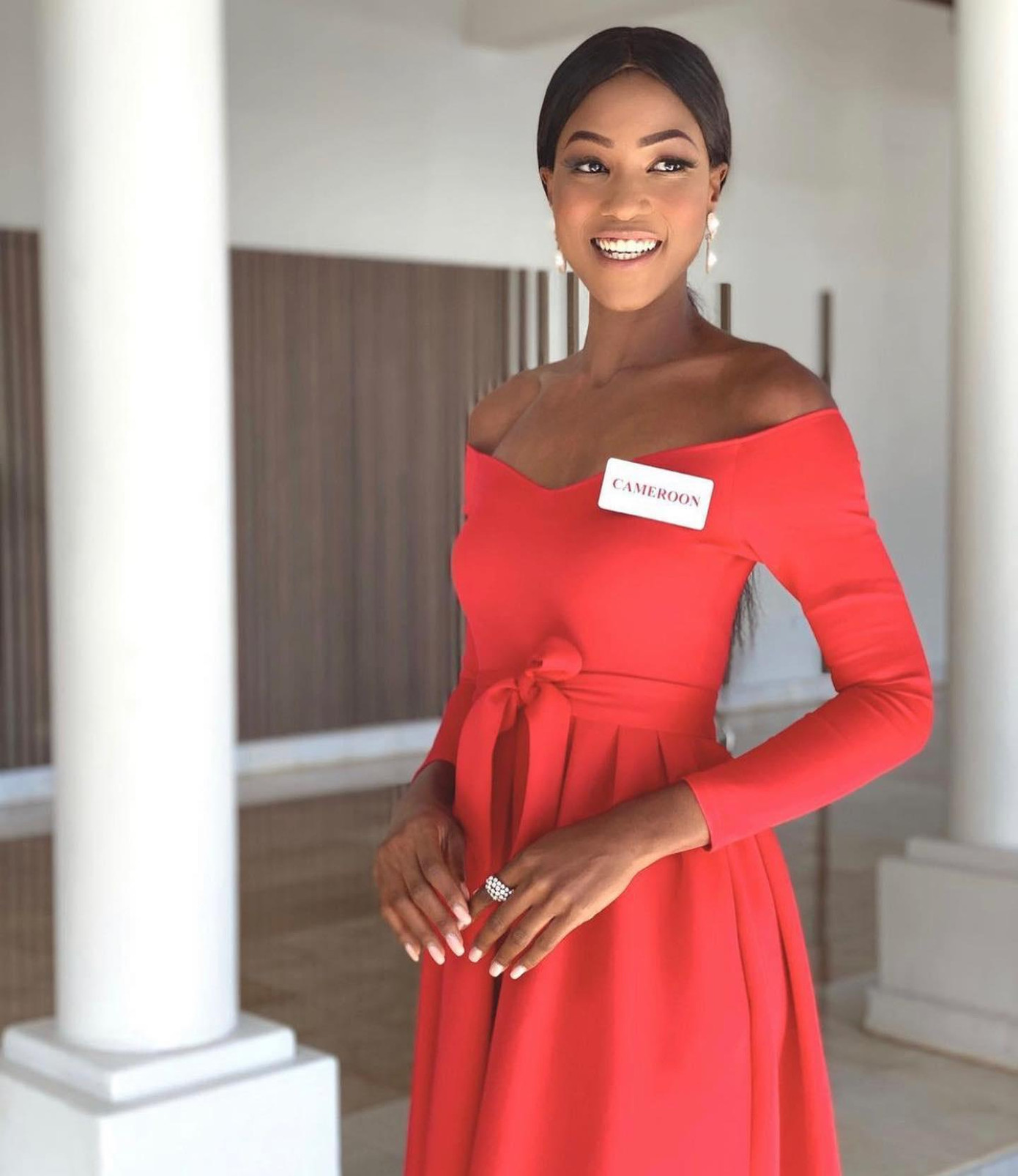 Người đẹp Cameroon chính là cô gái đã giành chiến thắng trước Hoa hậu Đỗ Thị Hà để giành một chiếc vé vào thẳng top 30 trong đêm chung kết. Cô cũng giành được vị trí thứ 3 ở phần thi Top Model và được đánh giá là một nhân tố có thể gây bất ngờ tại năm nay.