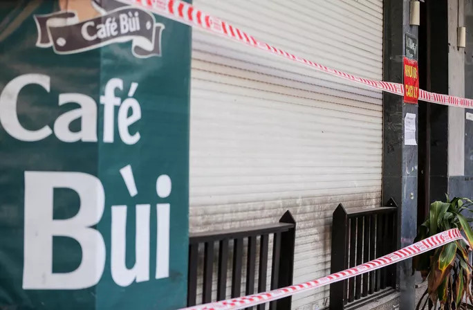 Điểm phong toả ở một quán cà phê trên đường Nguyễn Khuyến giao với phố Ngô Sỹ Liên