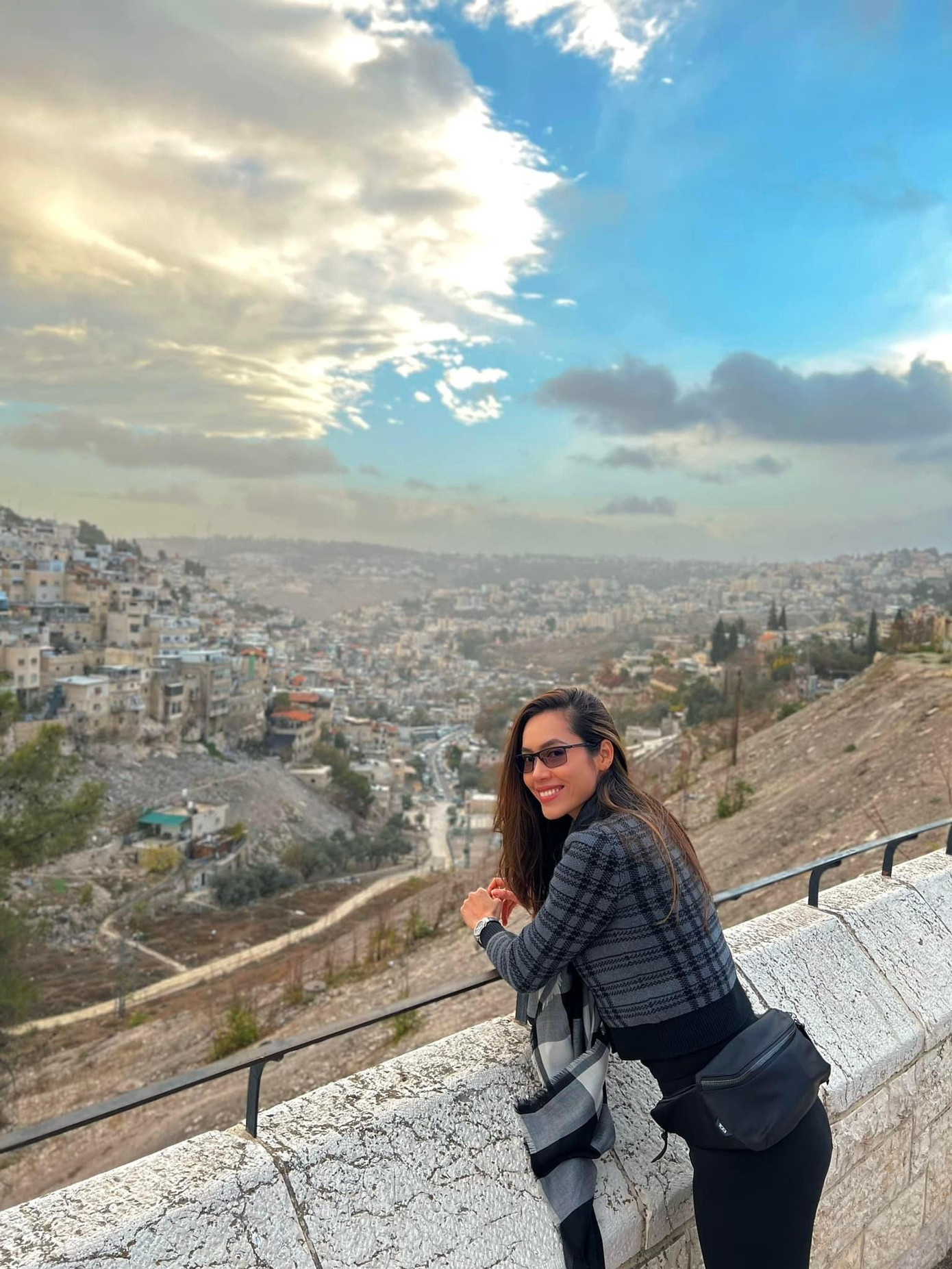 Trở lại Israel sau thời gian dài giãn cách vì dịch bệnh, Hoàng My thích thú khi được thăm lại những thắng cảnh nổi tiếng tại vùng đất độc đáo này. Trở lại Israel sau thời gian dài giãn cách vì dịch bệnh, Hoàng My thích thú khi được thăm lại những thắng cảnh nổi tiếng tại vùng đất độc đáo này.