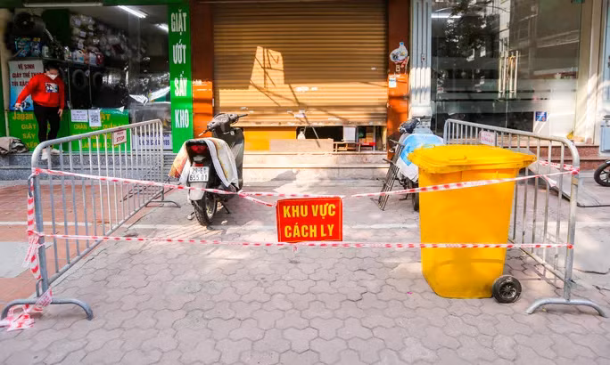 Khu vực cách ly nằm trên phố Ngô Sỹ Liên. Tất cả những điểm phong toả đều thuộc quận Đống Đa Khu vực cách ly nằm trên phố Ngô Sỹ Liên. Tất cả những điểm phong toả đều thuộc quận Đống Đa