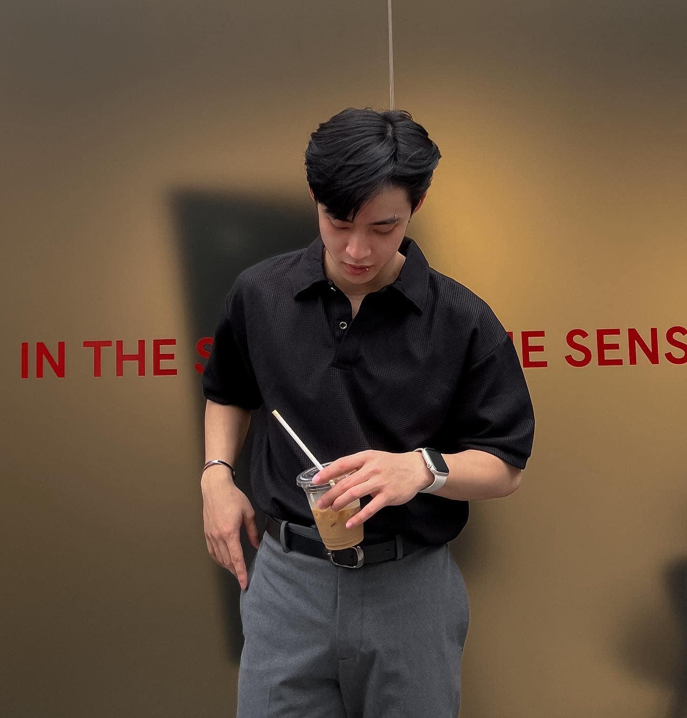 Dáng người "chuẩn chỉnh" của Mạnh Nguyên cũng là điều khiến dân tình xao xuyến.