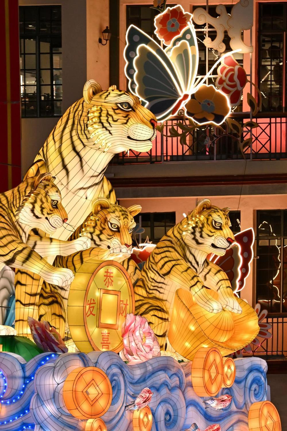 Từng đường nét trên thân hình hổ được khắc họa rất chi tiết và đẹp mắt.