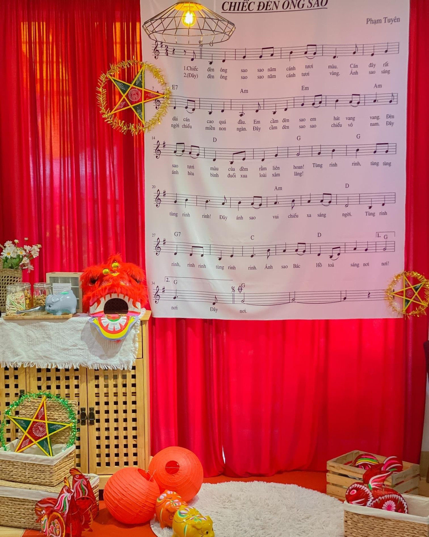 Những món đồ quen thuộc nhưng vẫn có thể giúp bức ảnh của bạn trở nên độc đáo. Ảnh: Group Review Quán Cafe Sống Ảo TP.HCM