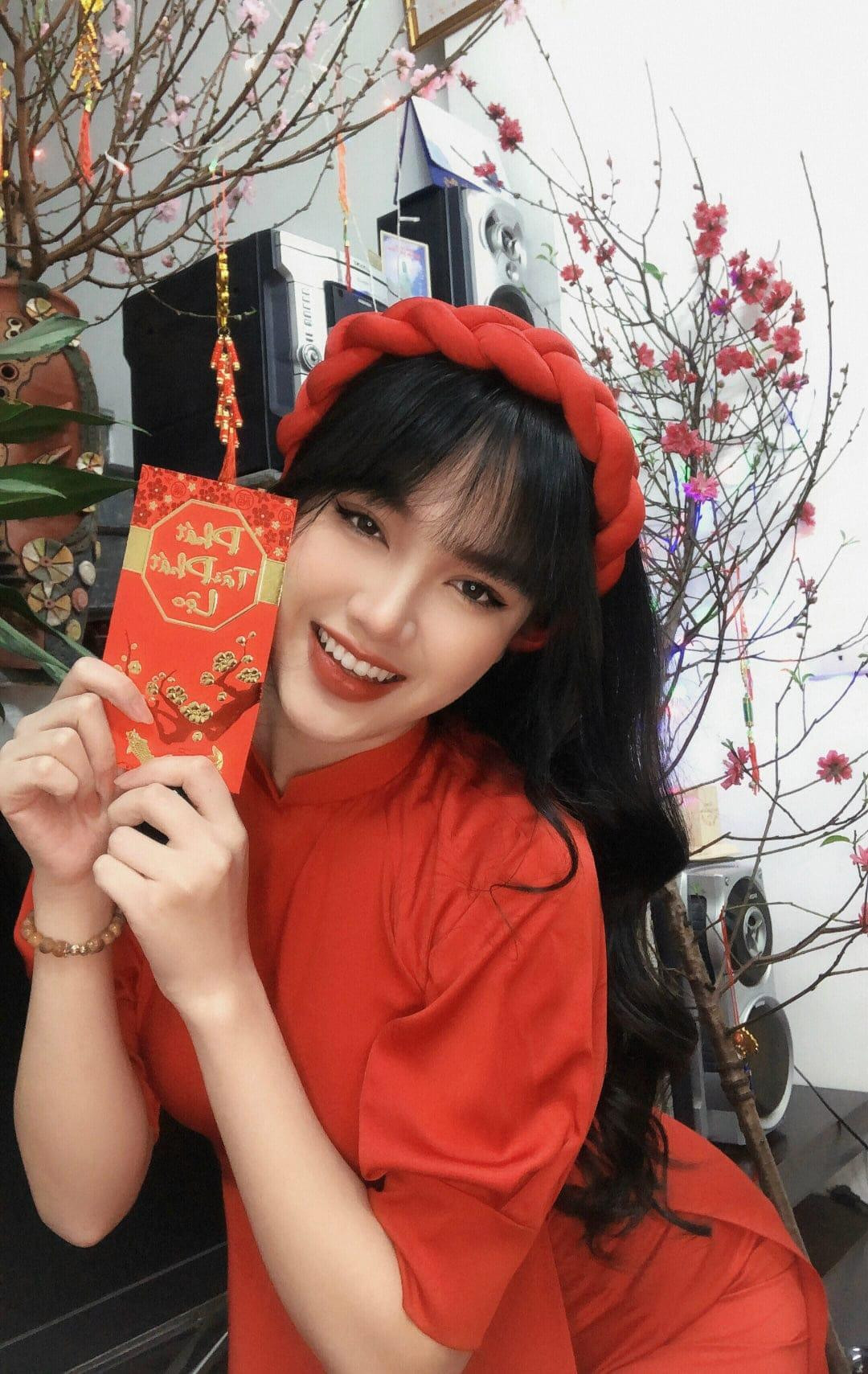 Tuy “mlem” nhưng Dũng đã là "hoa có chậu" rồi nhé! Ảnh: FBNV Tuy “mlem” nhưng Dũng đã là "hoa có chậu" rồi nhé! Ảnh: FBNV