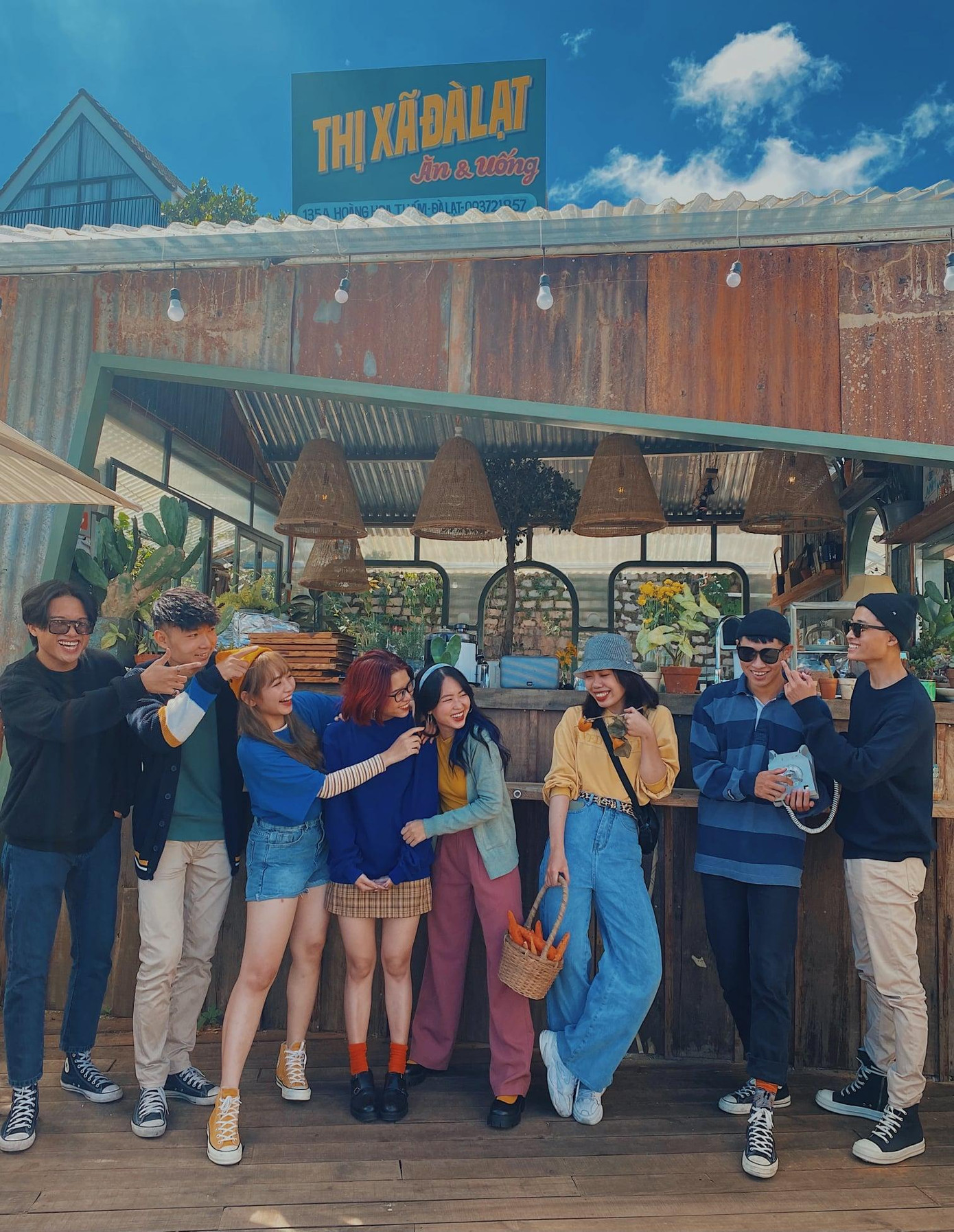 Theo khảo sát, 7 trên 10 người đã lựa chọn đi du lịch với nhóm. Ảnh: Khánh Huyền Theo khảo sát, 7 trên 10 người đã lựa chọn đi du lịch với nhóm. Ảnh: Khánh Huyền