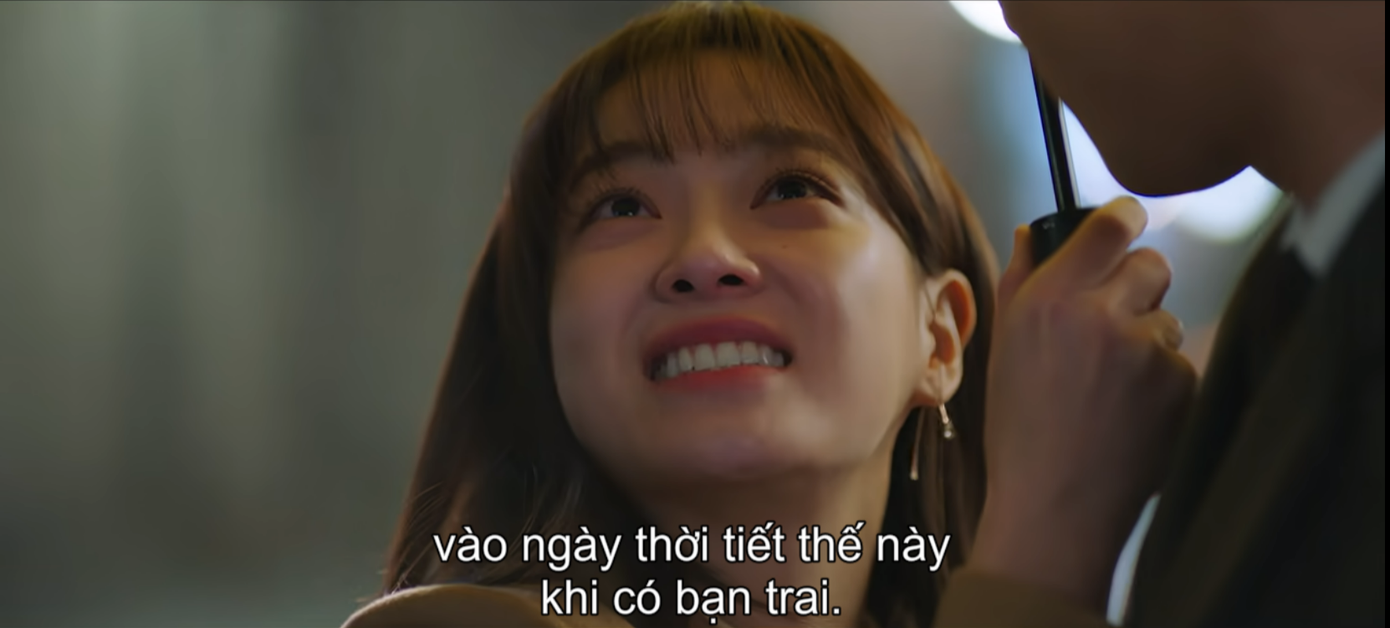 Cô âm thầm lên "kịch bản" đánh lạc hướng Tae Moo nếu cả hai có lỡ hẹn hò vào ngày mưa. Cô âm thầm lên "kịch bản" đánh lạc hướng Tae Moo nếu cả hai có lỡ hẹn hò vào ngày mưa.