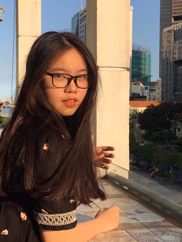 "Quản lý con cái là đúng, nhưng quản lý con cái bằng cách đăng tải lên mạng xã hội lại dễ kéo theo nhiều ảnh hưởng xấu", Thanh Lan cho biết. Ảnh: NVCC. "Quản lý con cái là đúng, nhưng quản lý con cái bằng cách đăng tải lên mạng xã hội lại dễ kéo theo nhiều ảnh hưởng xấu", Thanh Lan cho biết. Ảnh: NVCC.