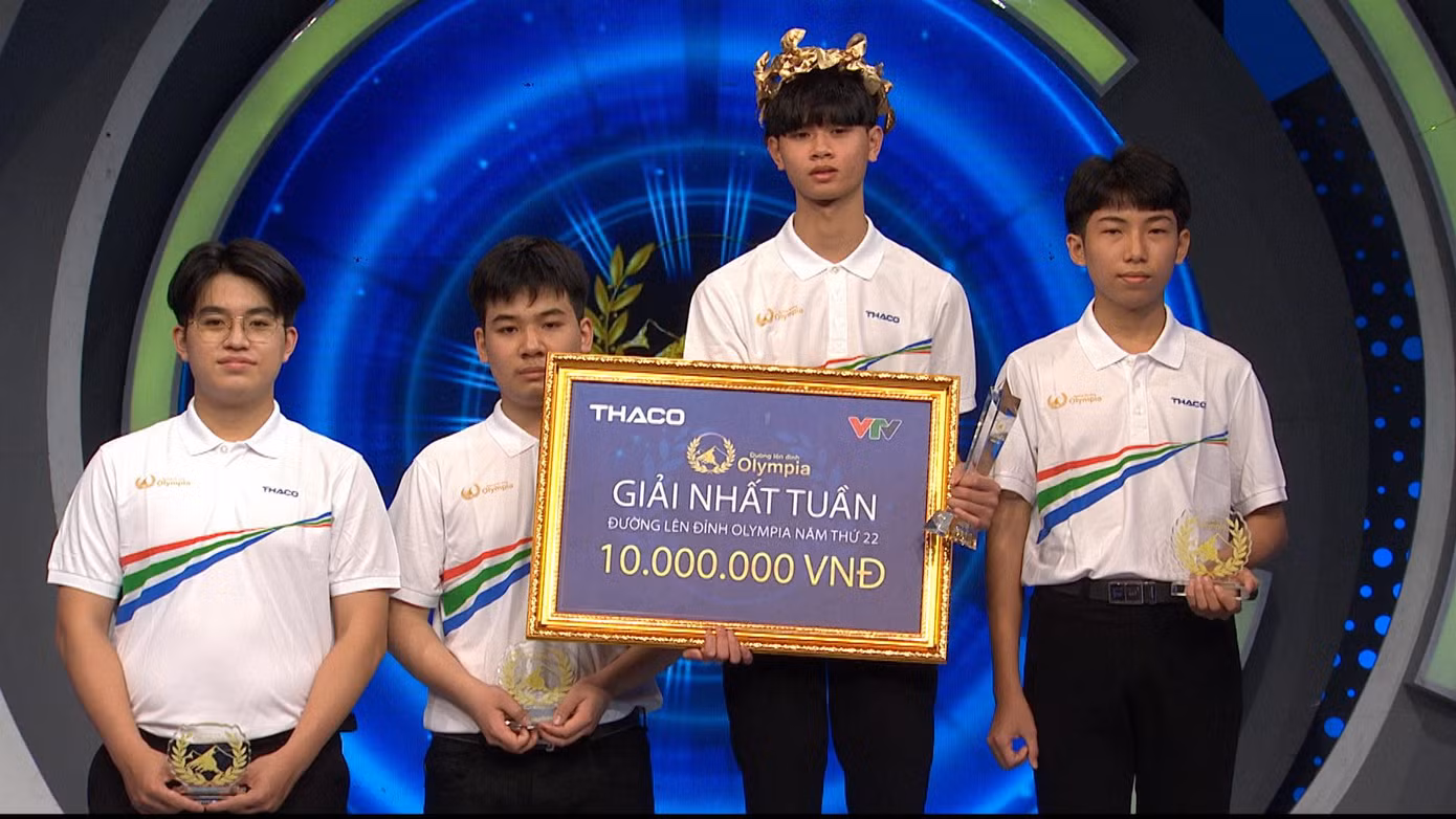 Tại thời điểm hiện tại, Quang Trung là nhà leo núi có số điểm cao nhất với 345 điểm. Ảnh: Đường Lên Đỉnh Olympia. Tại thời điểm hiện tại, Quang Trung là nhà leo núi có số điểm cao nhất với 345 điểm. Ảnh: Đường Lên Đỉnh Olympia.