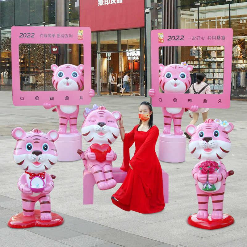 Nhìn vào dàn hổ hồng này, nhiều người đã liên tưởng đến nhân vật &quot;báo Hồng&quot; trong bộ hoạt hình nổi tiếng Pink Panther.