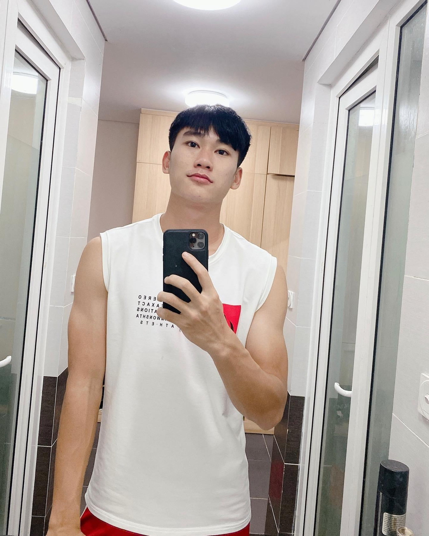 Anh chàng sở hữu hình thể rất tốt với chiều cao 1m81. Ảnh: FBNV Anh chàng sở hữu hình thể rất tốt với chiều cao 1m81. Ảnh: FBNV