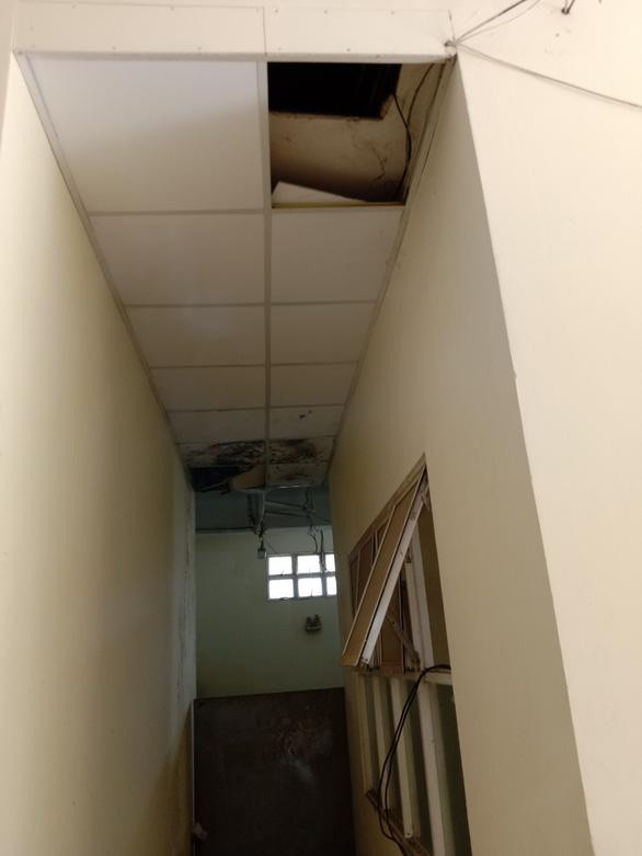 Khu KTX của ĐHQG TP.HCM bị hư hỏng khá nghiêm trọng. Ảnh: Công Tường Khu KTX của ĐHQG TP.HCM bị hư hỏng khá nghiêm trọng. Ảnh: Công Tường