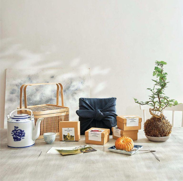 Một giỏ quà tặng mộc mạc, giản dị nhưng tinh tế, tại sao không? Ảnh: The Yên Concept