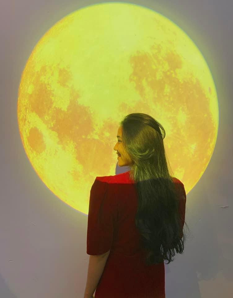 “Siêu trăng” sẽ giúp bạn tạo ra những bức ảnh “ảo tung chảo” cho mùa Trung thu. Ảnh: Group Review Quán Cafe Sống Ảo TP.HCM