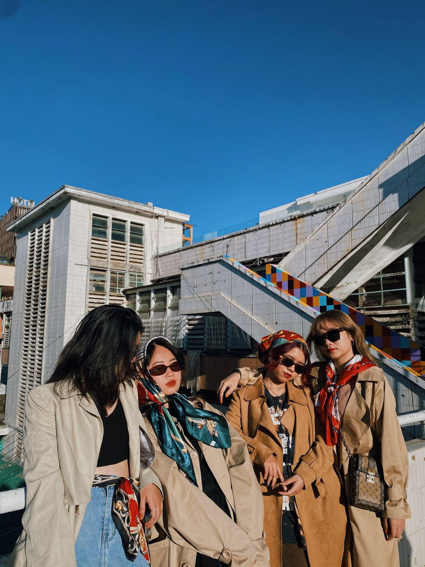 Thay vì đi du lịch một mình, giới trẻ trong năm 2022 ưa chuộng những chuyến đi có "nhiều mình" hơn để cùng nhau lưu lại kỷ niệm. Ảnh: Khánh Huyền Thay vì đi du lịch một mình, giới trẻ trong năm 2022 ưa chuộng những chuyến đi có "nhiều mình" hơn để cùng nhau lưu lại kỷ niệm. Ảnh: Khánh Huyền