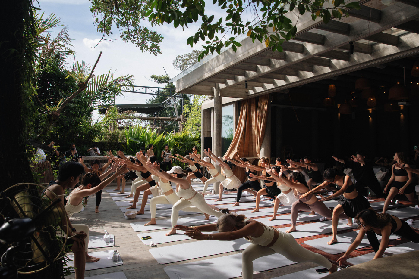 Sự kiện của nàng hậu thu hút sự tham gia của nhiều KOLs nổi tiếng trong giới thời trang. Sự kiện của nàng hậu thu hút sự tham gia của nhiều KOLs nổi tiếng trong giới thời trang.