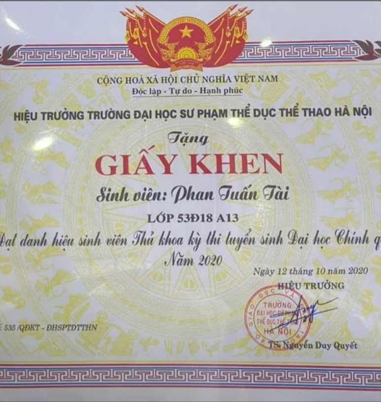 Hậu vệ áo số 12 của đội tuyển U23 Việt Nam sở hữu thành tích học tập đáng ngưỡng mộ.