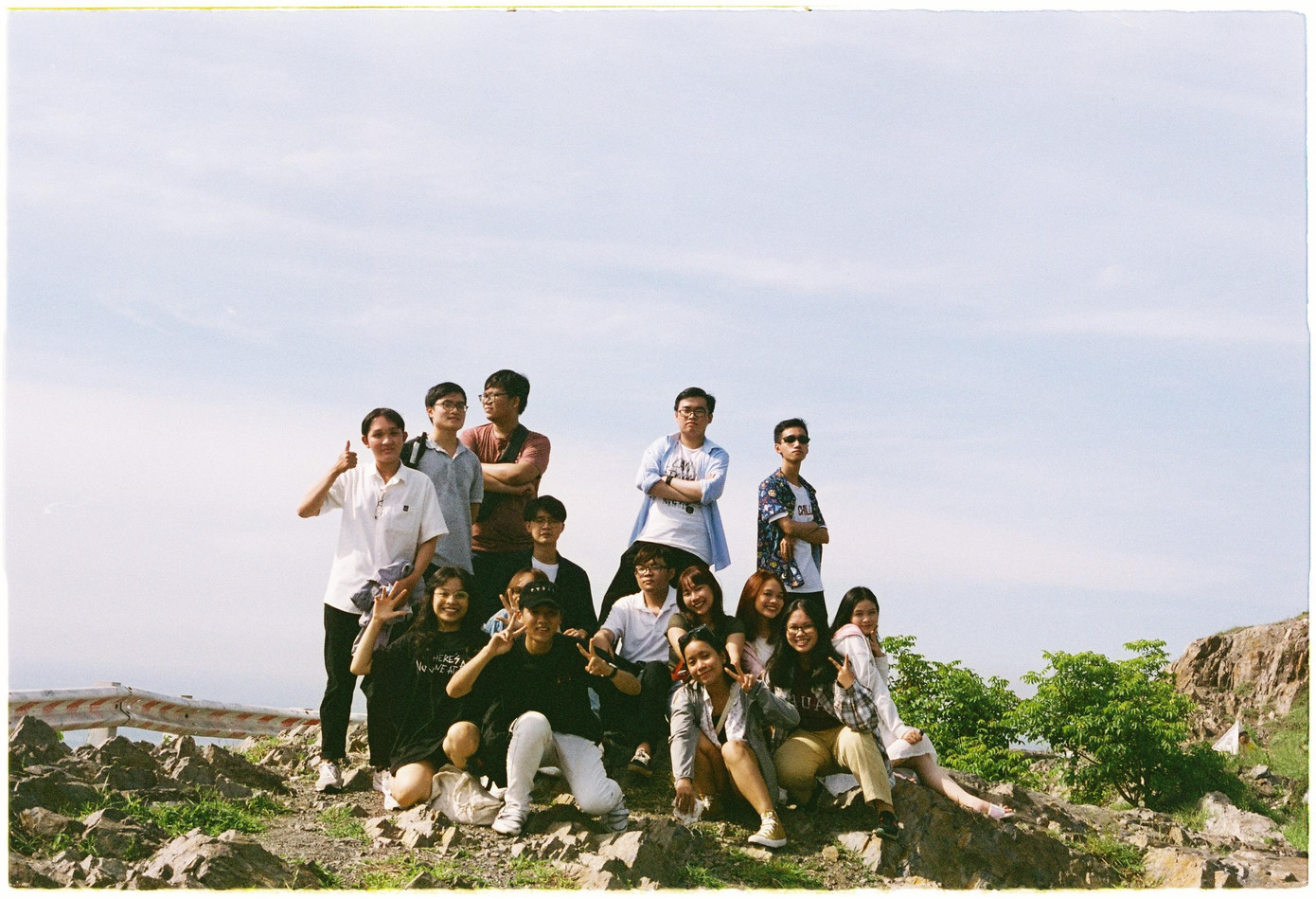 Check-in bằng máy phim thì còn gì bằng! Ảnh: NVCC Check-in bằng máy phim thì còn gì bằng! Ảnh: NVCC