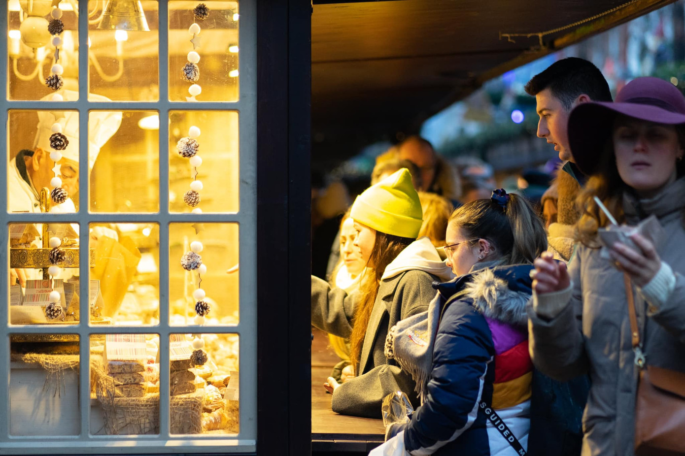 Chợ đêm truyền thống ở Đức vào những ngày cuối năm. Ảnh: NVCC