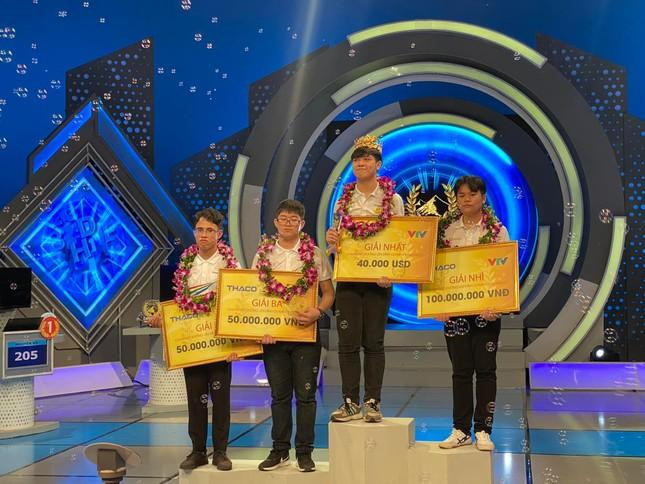 Nam sinh Thái Bình đã có màn "lội ngược dòng" ngoạn mục với câu hỏi có ngôi sao hy vọng. Nam sinh Thái Bình đã có màn "lội ngược dòng" ngoạn mục với câu hỏi có ngôi sao hy vọng.