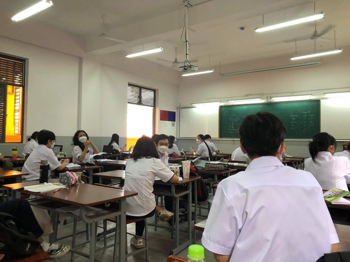 Lớp học được giữ khoảng cách an toàn. Ảnh: Nhân Anh Lớp học được giữ khoảng cách an toàn. Ảnh: Nhân Anh