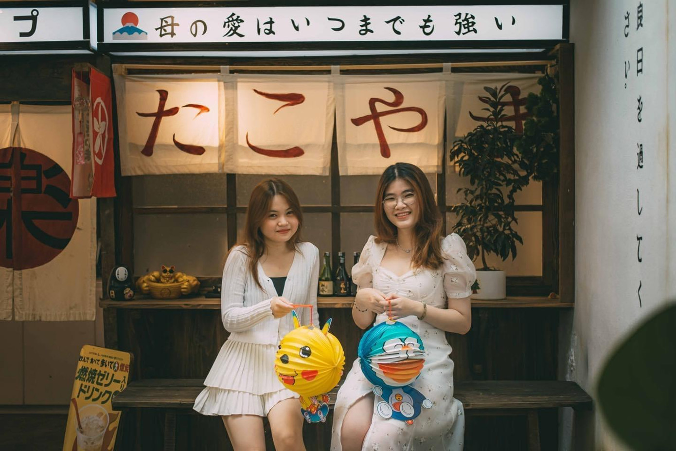 Những góc quán được bày trí tinh tế, chỉ cần giơ máy lên là sẽ có ngay bức ảnh xịn. Ảnh: Lạc Concept.