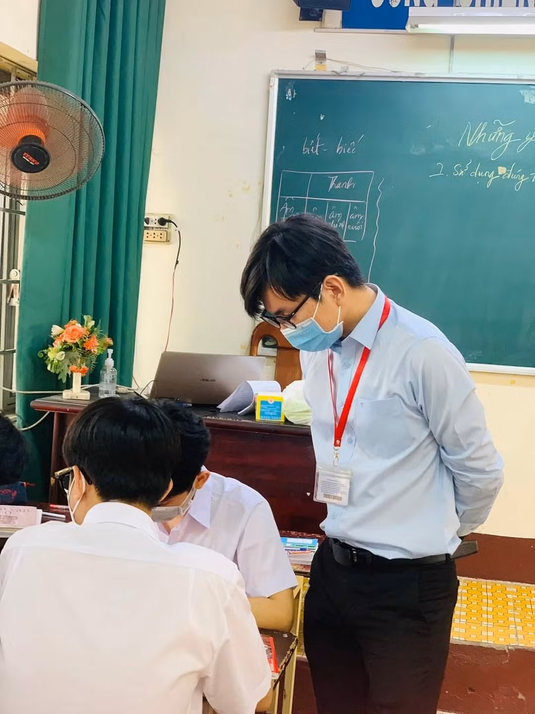 Thầy Đức cho biết, đề thi này sẽ phân loại học sinh khá tốt, các học sinh khá vẫn có thể đạt mức điểm 7 - 8. Ảnh: NVCC.