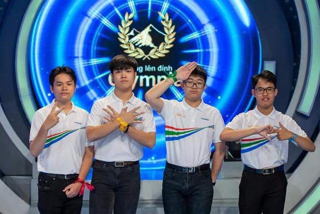 Cả 4 thí sinh đều mang theo những "hành trang" may mắn đến với trận Chung kết. Cả 4 thí sinh đều mang theo những "hành trang" may mắn đến với trận Chung kết.