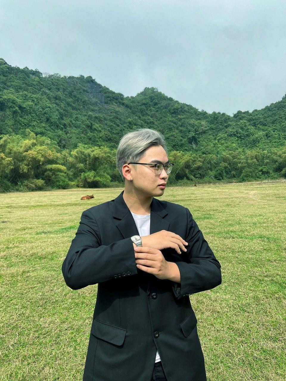 Đắc Hoàng cho rằng việc bố mẹ tin tưởng con rất quan trọng trong việc giáo dục con. Ảnh: NVCC. Đắc Hoàng cho rằng việc bố mẹ tin tưởng con rất quan trọng trong việc giáo dục con. Ảnh: NVCC.