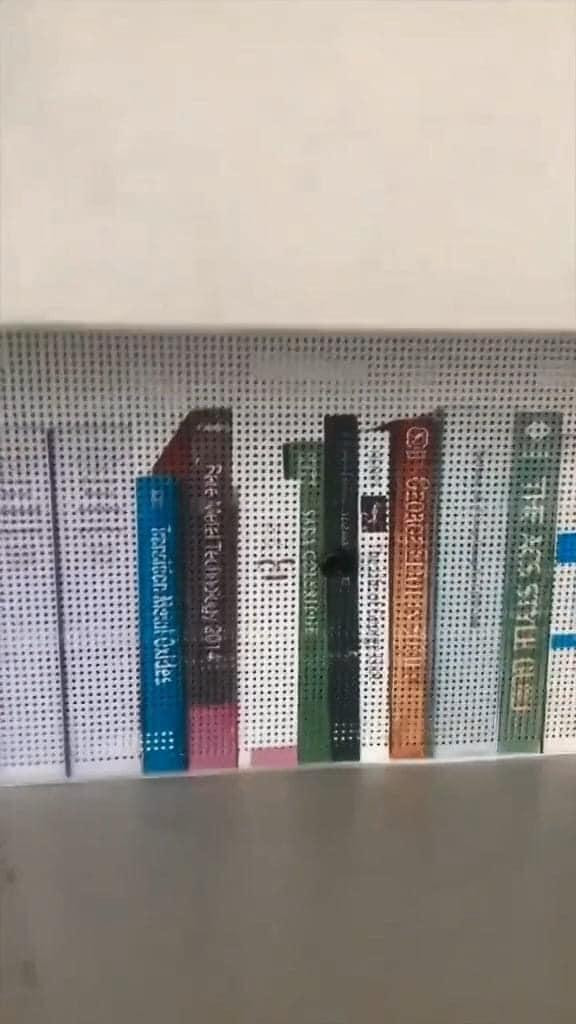 Những cuốn sách không hề &quot;giả trân&quot; hơn - chủ nhân bài viết bình luận.