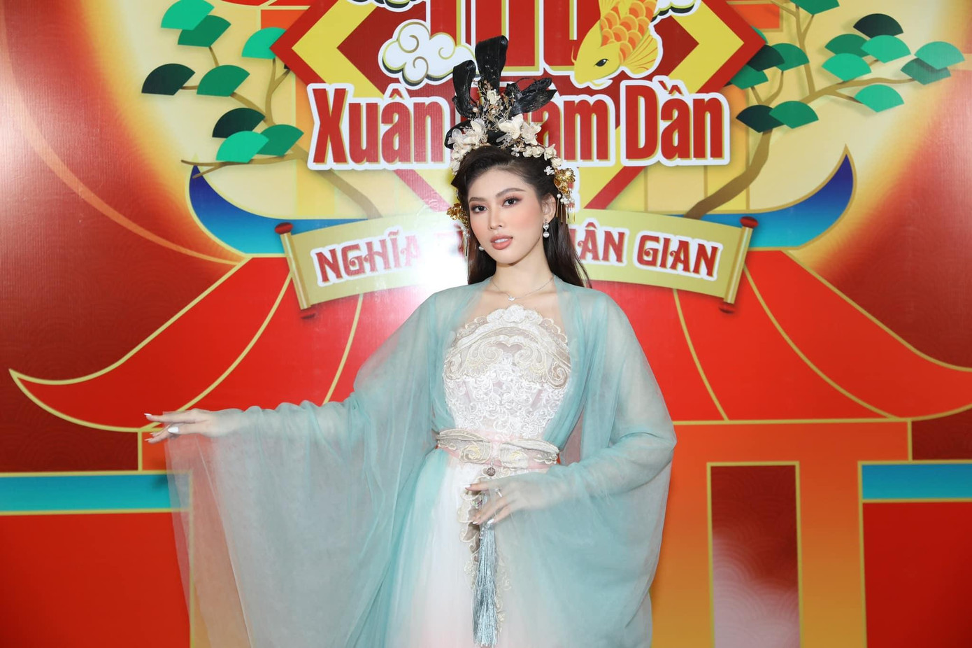 Đảm nhận vai trò tiên nữ, Á hậu Ngọc Thảo có màn biến hình 'ấn tượng', khoe nhan sắc cực kỳ xinh đẹp.