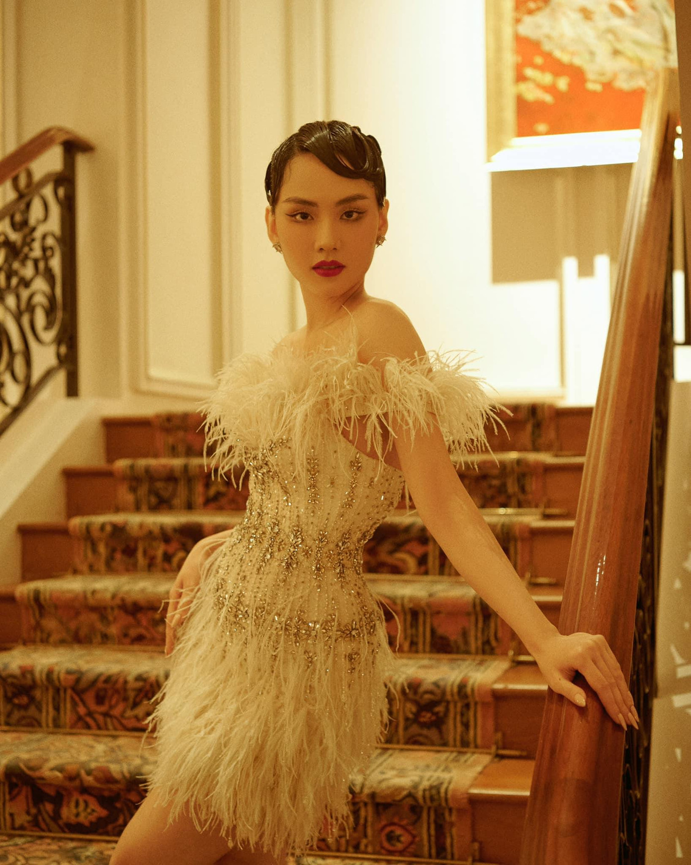 Người đẹp Nhân ái Mai Phương hoá quý cô cổ điển với phong cách trang điểm và làm tóc kiểu retro. Người đẹp Nhân ái Mai Phương hoá quý cô cổ điển với phong cách trang điểm và làm tóc kiểu retro.