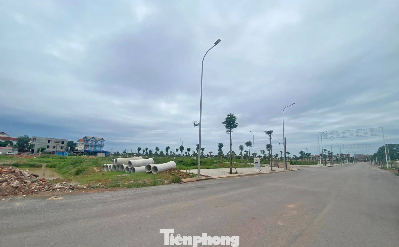 Lượng quan tâm tìm mua đất nền giảm gần 50% so với cùng kỳ năm trước. (Ảnh: Lộc Liên) Lượng quan tâm tìm mua đất nền giảm gần 50% so với cùng kỳ năm trước. (Ảnh: Lộc Liên)