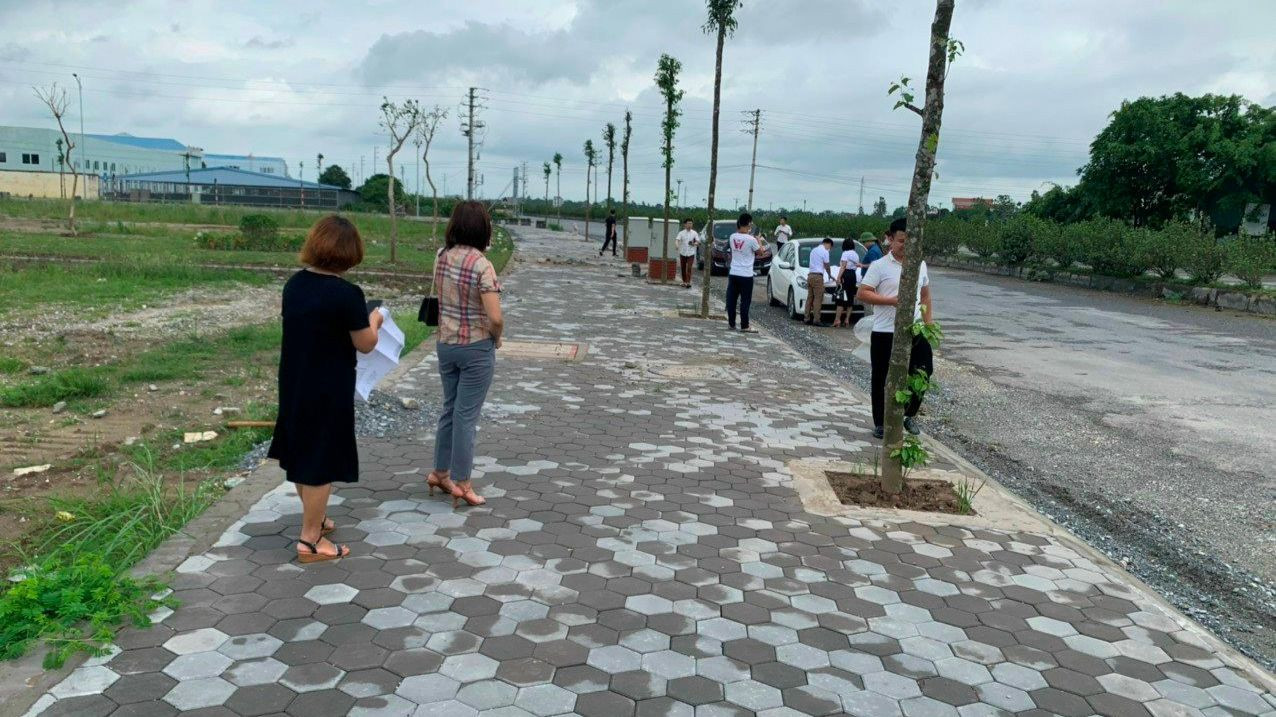 Việc đấu giá quyền sử dụng đất tại các địa phương từ đầu năm đến nay gặp khó khăn, thu tiền đấu giá quyền sử dụng đất đạt thấp so với kế hoạch. (Ảnh minh họa: Internet) Việc đấu giá quyền sử dụng đất tại các địa phương từ đầu năm đến nay gặp khó khăn, thu tiền đấu giá quyền sử dụng đất đạt thấp so với kế hoạch. (Ảnh minh họa: Internet)