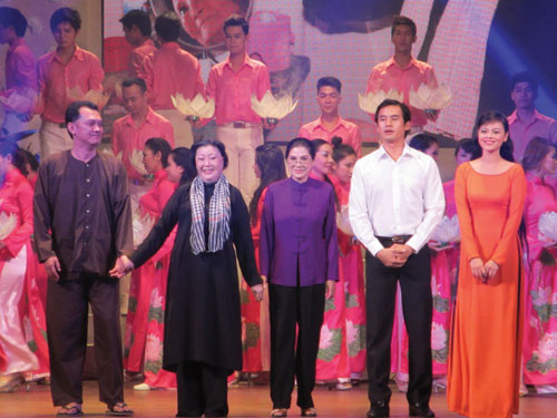 Danh xưng của nghệ sĩ không chỉ phù hợp với tính chất nghề nghiệp mà hơn hết phải được người làm nghề lẫn công chúng thừa nhận. Ảnh: N.V . Danh xưng của nghệ sĩ không chỉ phù hợp với tính chất nghề nghiệp mà hơn hết phải được người làm nghề lẫn công chúng thừa nhận. Ảnh: N.V