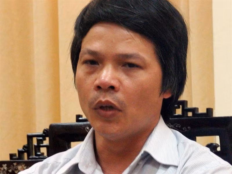 Thầy giáo Đỗ Việt Khoa trong buổi làm việc với Thanh tra sở GD-ĐT Hà Tây sáng nay (23/6). Ảnh : Xuân Cường