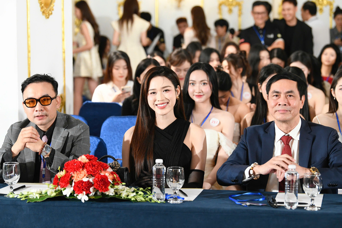 “Tôi vẫn tiếp tục sứ mệnh hoa hậu của mình, viết tiếp những hành trình mới đẹp đẽ với danh hiệu Hoa hậu Việt Nam. Mong rằng trong chặng đường tiếp theo, tôi vẫn tiếp tục nhận được sự ủng hộ và yêu thương của khán giả”, cô chia sẻ.