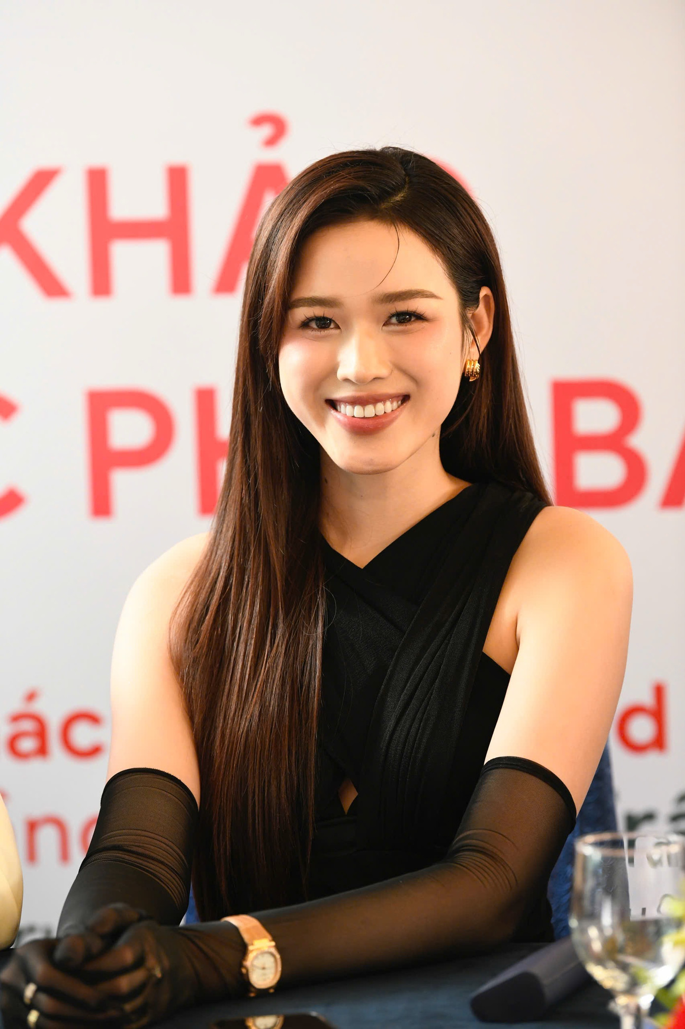 Đỗ Thị Hà sinh năm 2001, đăng quang Hoa hậu Việt Nam 2020. Cô trở thành đại diện Việt Nam tại Hoa hậu Thế giới 2021 và lọt Top 13 chung cuộc.