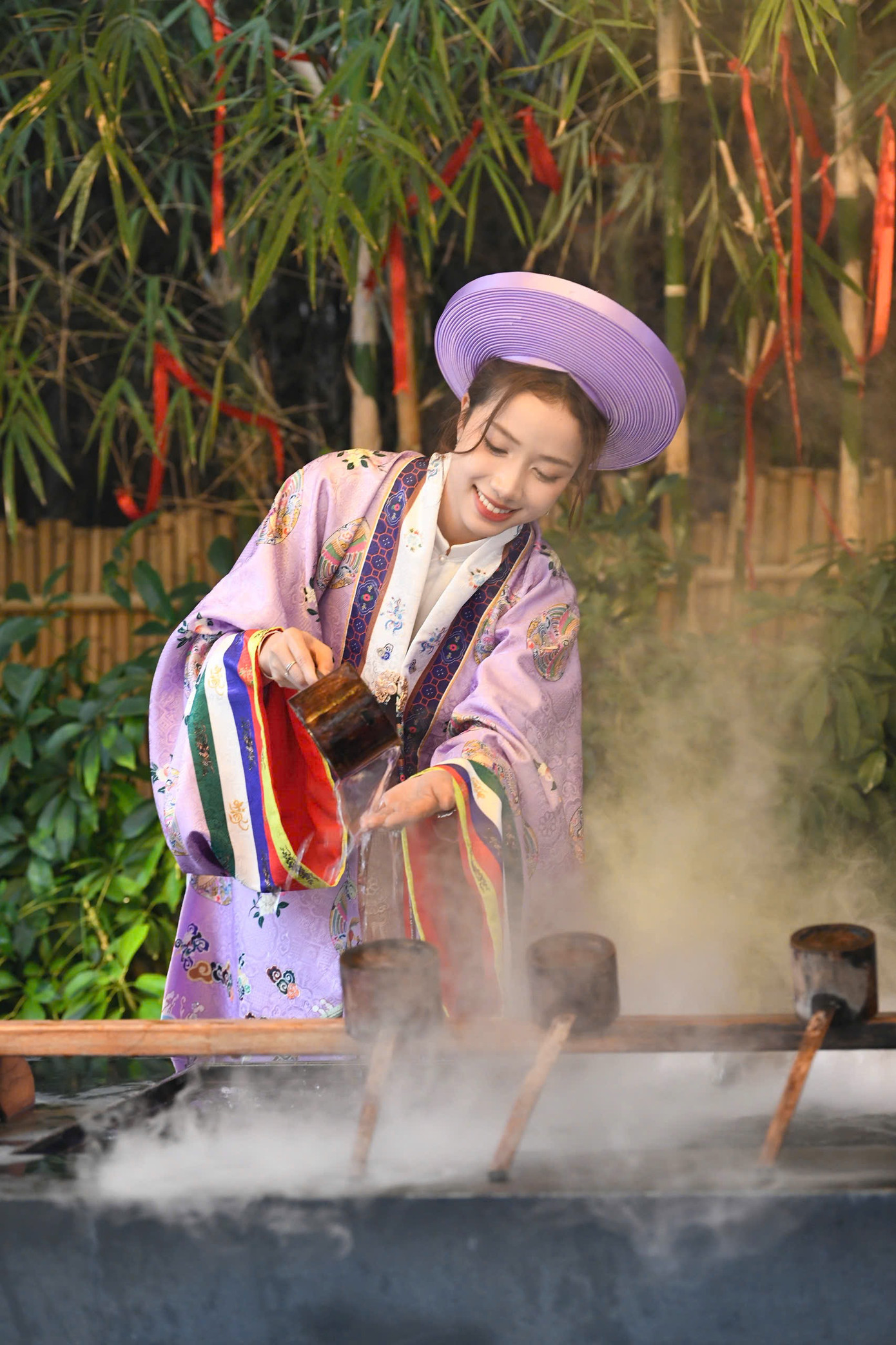 Theo Ngọc Mai, Tổ hợp nghỉ dưỡng khoáng nóng 5 sao Lynn Times Thanh Thủy, Phú Thọ có vị trí địa lý thuận lợi, không quá xa Hà Nội. Đó là lý do cô và gia đình có thể đến tham quan, du lịch và nghỉ dưỡng bất cứ dịp nào trong năm, thậm chí mỗi cuối tuần.