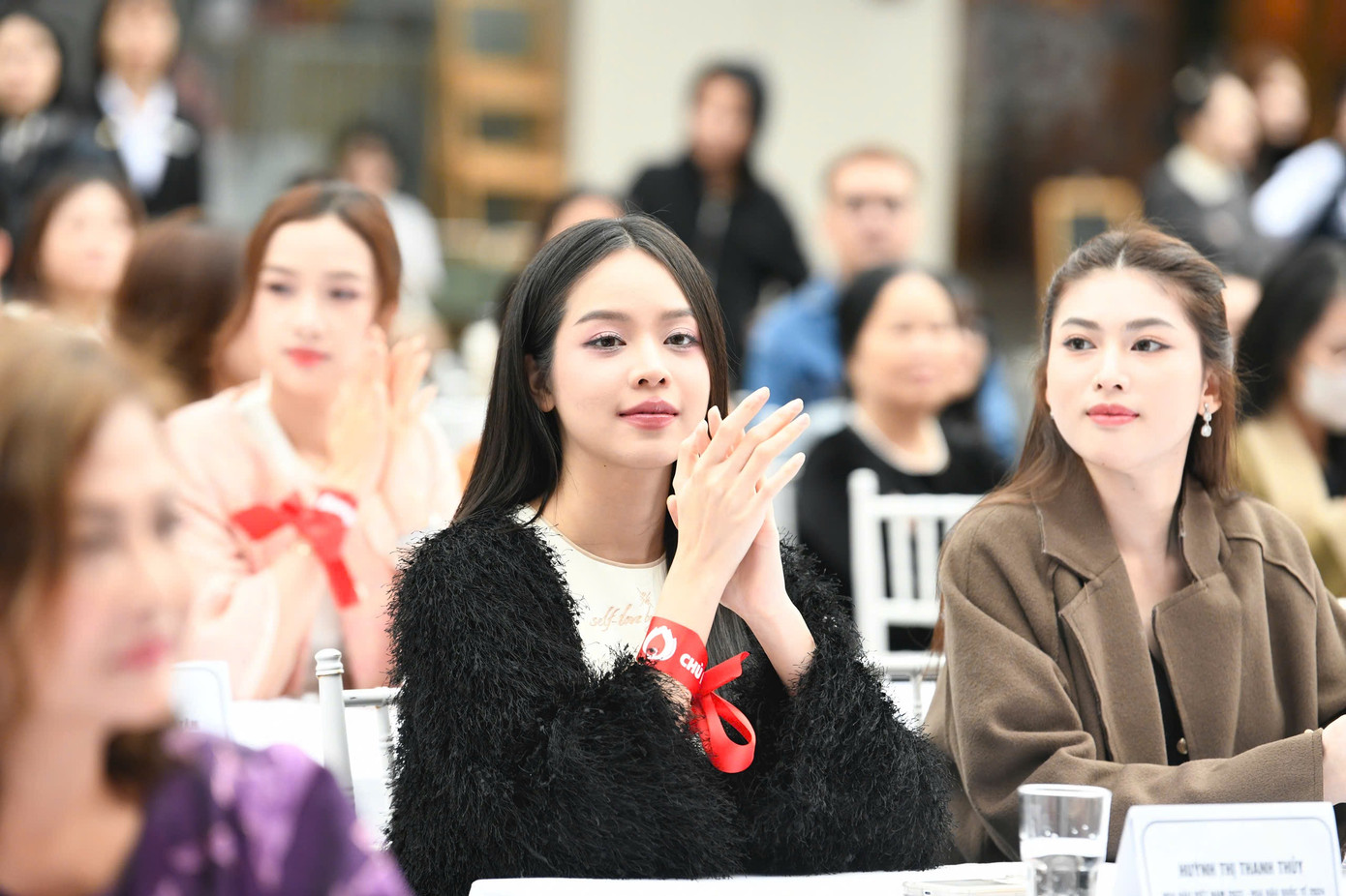 Sự xuất hiện của Hoa hậu Thanh Thủy cùng dàn người đẹp Hoa hậu Việt Nam thu hút sự quan tâm của các tình nguyện viên hiến máu và du khách. Sự xuất hiện của Hoa hậu Thanh Thủy cùng dàn người đẹp Hoa hậu Việt Nam thu hút sự quan tâm của các tình nguyện viên hiến máu và du khách.