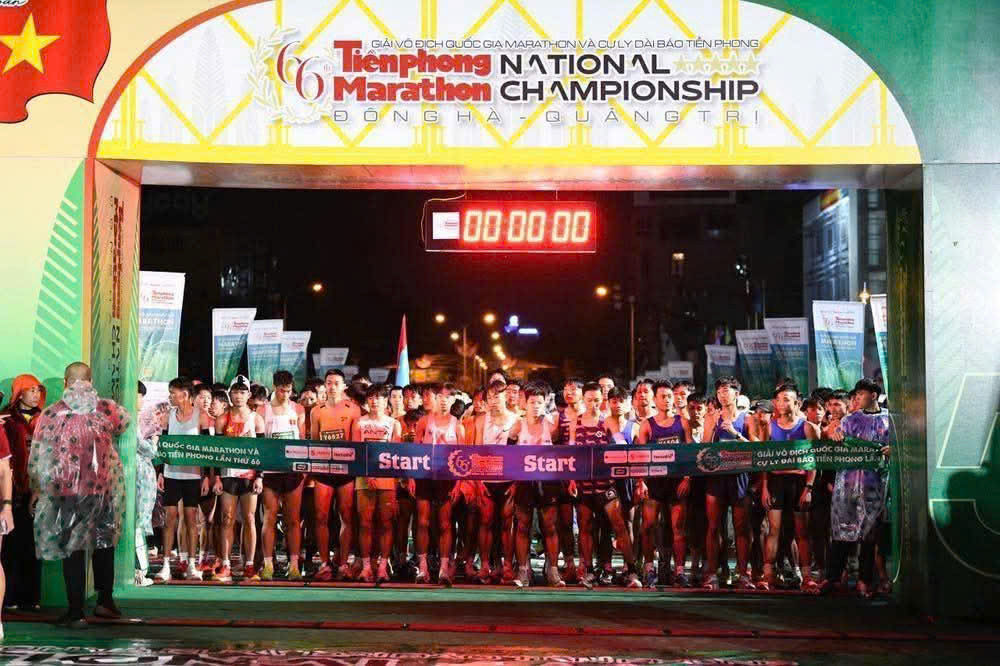 Sáng 30/3, hàng ngàn vận động viên từ khắp mọi miền Tổ quốc có mặt tại thành phố Đông Hà tham gia Giải Vô địch Quốc gia Marathon và cự ly dài báo Tiền Phong lần thứ 66 - năm 2024.