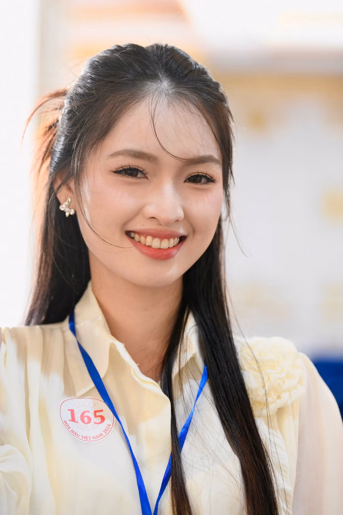 Đỗ Hoàng Trúc Linh chia sẻ Hoa hậu Việt Nam là cuộc thi uy tín, lâu đời, được gắn danh xưng “chánh cung” và ước mơ của nhiều cô gái. “Tôi hồi hộp đến mất ngủ trước Vòng Sơ khảo phía Bắc Hoa hậu Việt Nam 2024. Tôi chuẩn bị từ 3h30, và di chuyển tới địa điểm diễn ra cuộc thi sớm nhất có thể. Với tôi, đây không chỉ là cuộc thi nhan sắc mà còn là sân chơi tri thức. Tôi trau dồi thêm kiến thức, kỹ năng catwalk, học đàn, múa, võ thuật…”, Trúc Linh cho hay.