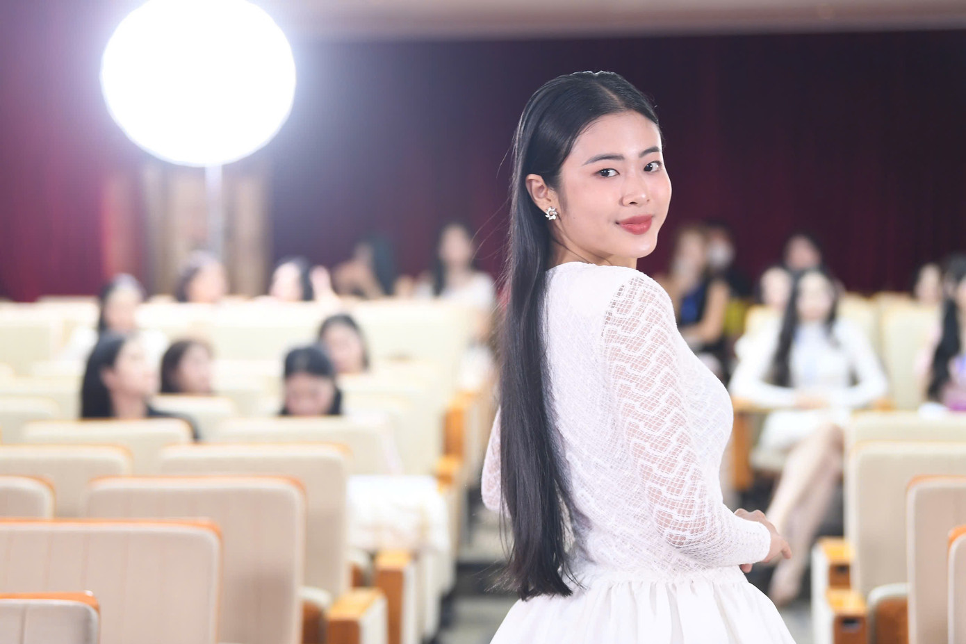 "Nhan sắc - trí tuệ - văn hóa - cống hiến không chỉ là tiêu chí cuộc thi, đó còn là kim chỉ nam để tôi phát triển bản thân. Tôi hy vọng mình có thể tiến sâu trong hành trình chinh phục vương miện Hoa hậu Việt Nam 2024", cô chia sẻ.