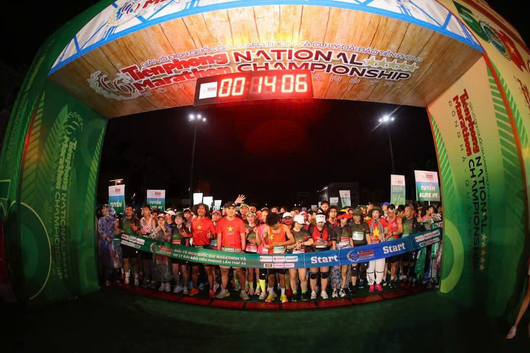 Cung đường chạy của giải đấu đi qua những địa hình đa dạng của thành phố Đông Hà. Những cây cầu, đập ngăn mặn, cầu đường sắt đan xen bên dòng sông Hiếu thơ mộng, cánh đồng lúa xanh mát, những con dốc uốn lượn, rừng cây phủ bóng mát trên con đường dẫn qua hồ Khe Mây hay song hành bên tuyến đường sắt với những chuyến tàu Bắc - Nam xuôi ngược là hành trình mà vận động viên sẽ trải nghiệm trên cung đường thi đấu đặc biệt này.