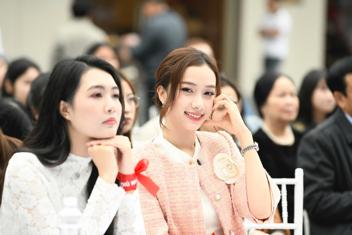 Với thông điệp 'Hiến máu cứu người - Sinh mệnh của bạn và tôi', Chủ Nhật Đỏ không ngừng lớn mạnh qua từng năm, thu hút sự tham gia ủng hộ của hàng trăm triệu lượt tình nguyện viên trong và ngoài nước. Với thông điệp 'Hiến máu cứu người - Sinh mệnh của bạn và tôi', Chủ Nhật Đỏ không ngừng lớn mạnh qua từng năm, thu hút sự tham gia ủng hộ của hàng trăm triệu lượt tình nguyện viên trong và ngoài nước.