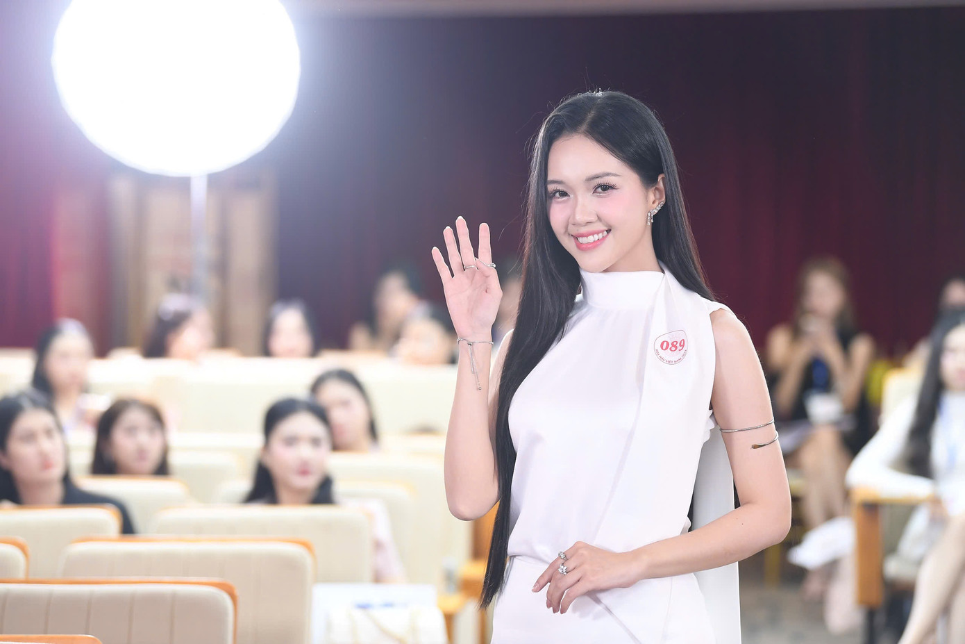 Theo Mỹ Vân, cô từng có dự định thi Hoa hậu Việt Nam 2 năm trước nhưng phải tạm hoãn vì chưa thể sắp xếp lịch trình cá nhân và học tập.