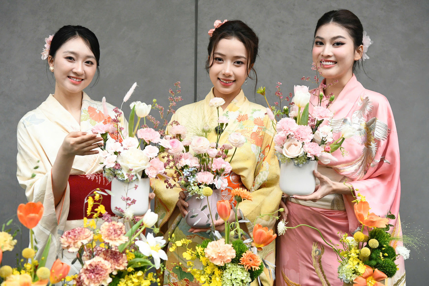 Người đẹp Ngọc Mai chia sẻ cô thích hoạt động cắm hoa. “Tôi yêu nghệ thuật, yêu hoa. Tôi cũng yêu thích văn hoá Nhật Bản vì sự tinh tế đến từng chi tiết”, Ngọc Mai bày tỏ.