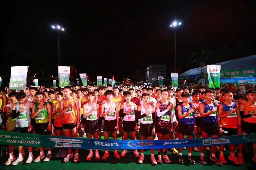 Sáng 30/3, hàng ngàn vận động viên từ khắp mọi miền Tổ quốc có mặt tại thành phố Đông Hà tham gia Giải Vô địch Quốc gia Marathon và cự ly dài báo Tiền Phong lần thứ 66 - năm 2024.