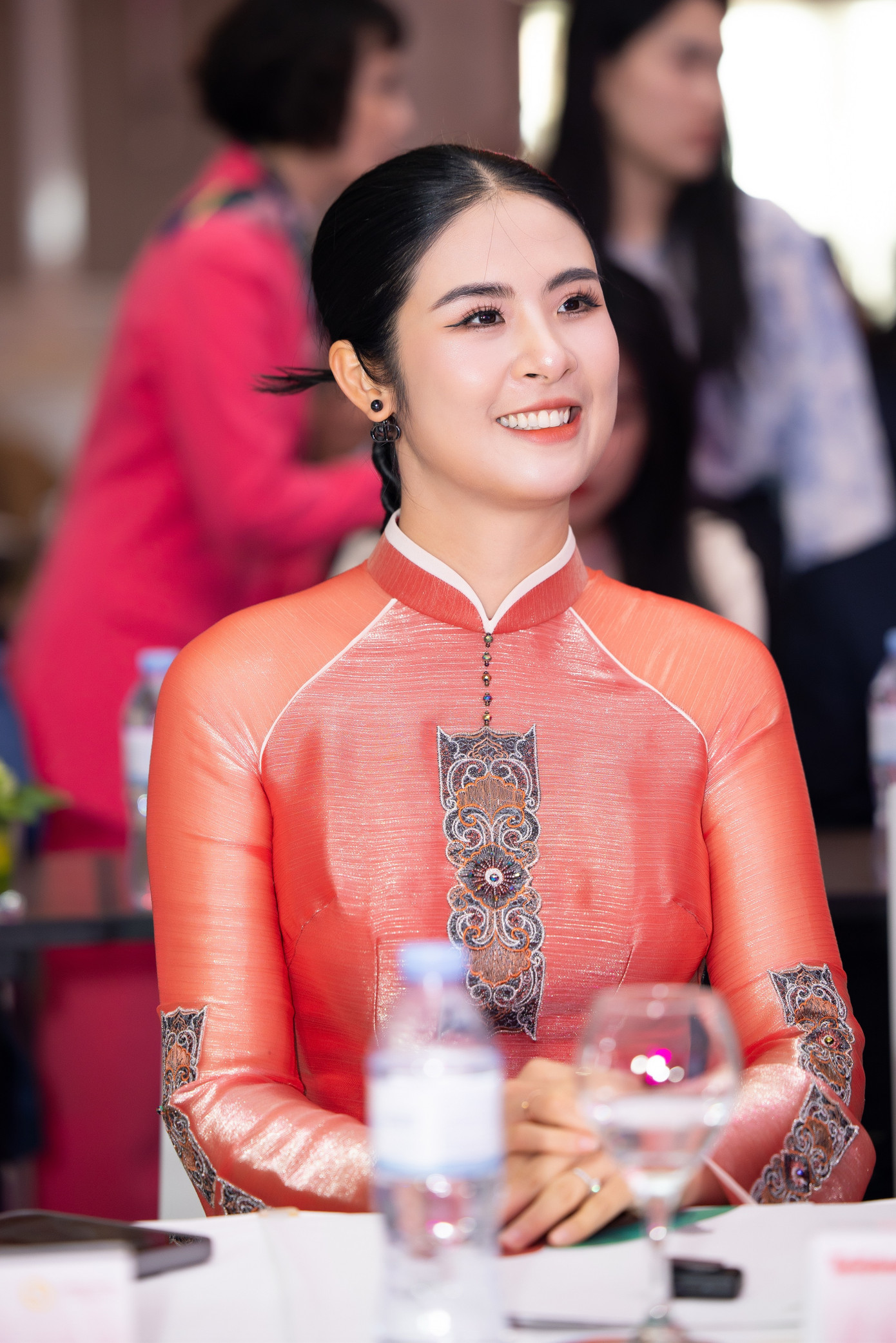 Cô cho biết mình không bị áp lực hay stress dù lần đầu mang thai.