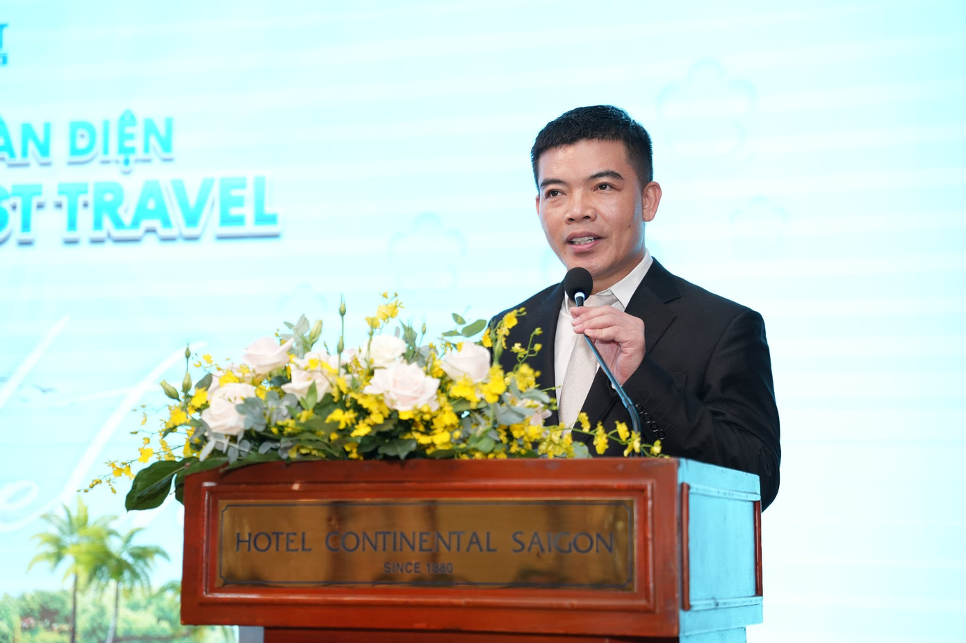 Ông Phạm Quốc Quân - Ủy viên Hội đồng quản trị Sun Group phát biểu tại lễ ký kết Ông Phạm Quốc Quân - Ủy viên Hội đồng quản trị Sun Group phát biểu tại lễ ký kết