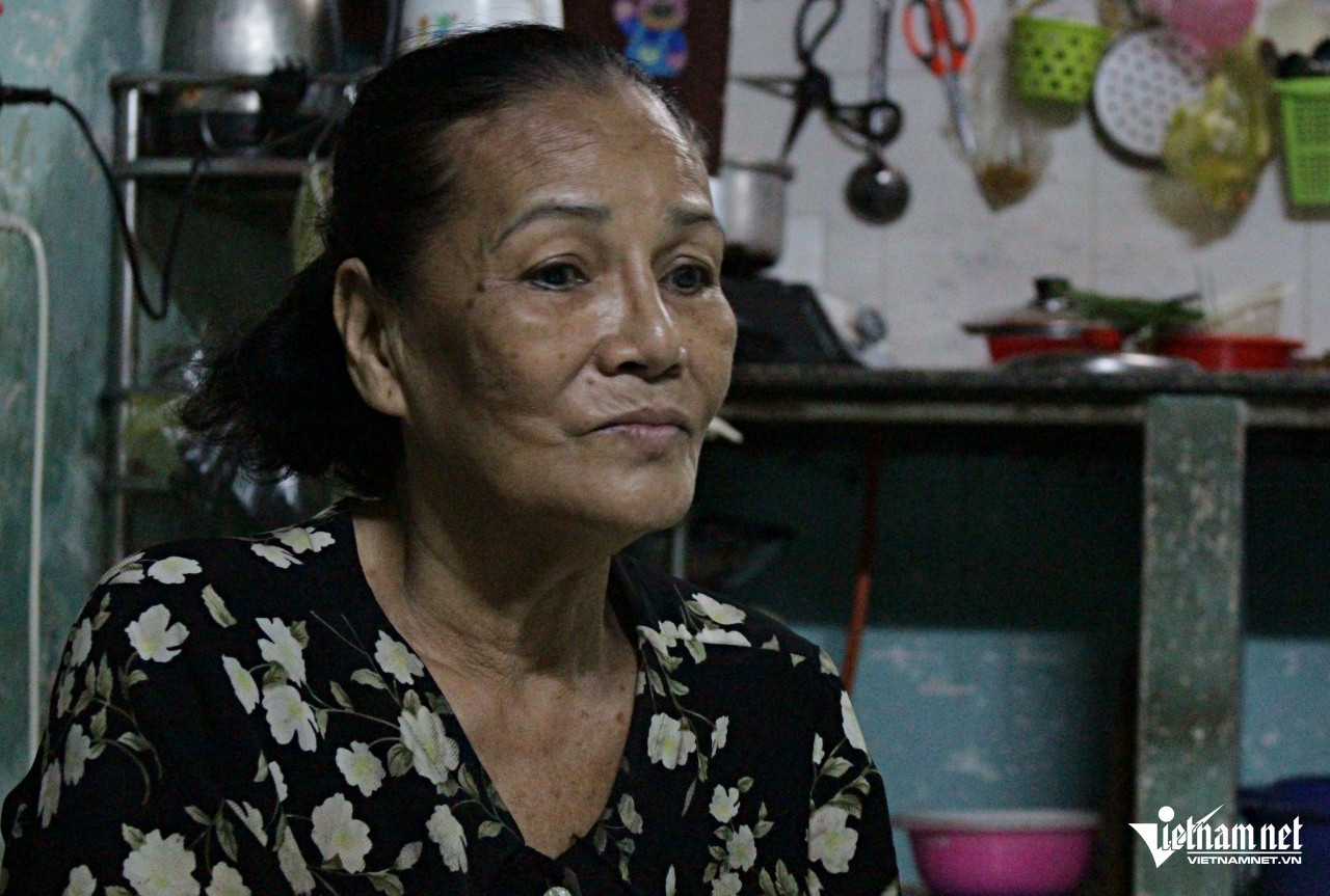 Sau khi trúng độc đắc 10 tờ vé số, gia đình bà Nhung liên tiếp xảy ra biến cố rồi trắng tay. Ảnh: Hà Nguyễn. Sau khi trúng độc đắc 10 tờ vé số, gia đình bà Nhung liên tiếp xảy ra biến cố rồi trắng tay. Ảnh: Hà Nguyễn.